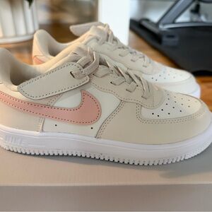 Nike Kids Air Force 1 sneakers